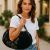 sac à main de couleur noir, en velours côtelé, Laurence C pouvant se porter court sur l'épaule