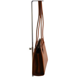 sac à main en cuir vachette fauve pouvant se porter sur l'épaule.