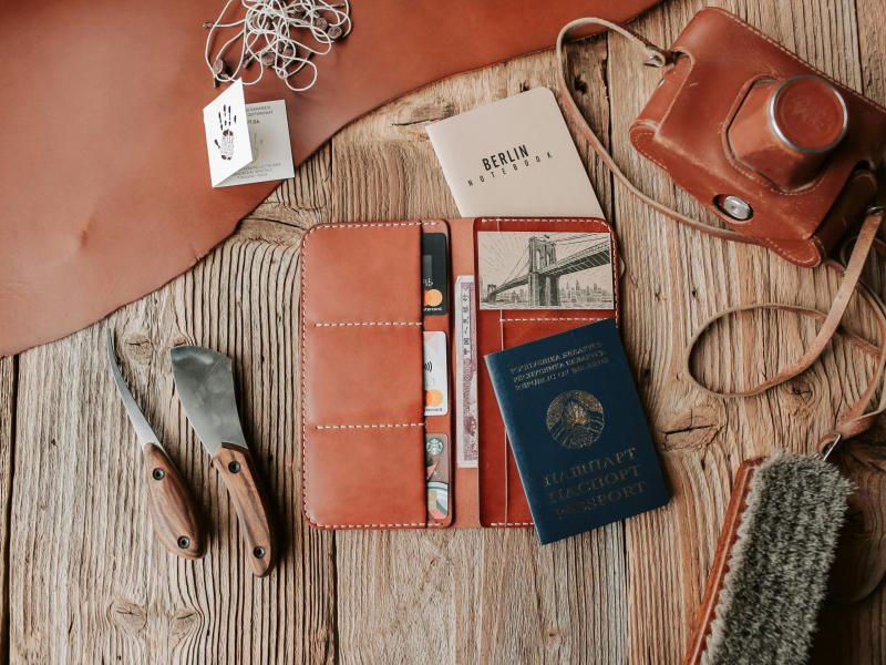Guide d'Achat Porte-Chéquier en Cuir : Comment Bien Choisir